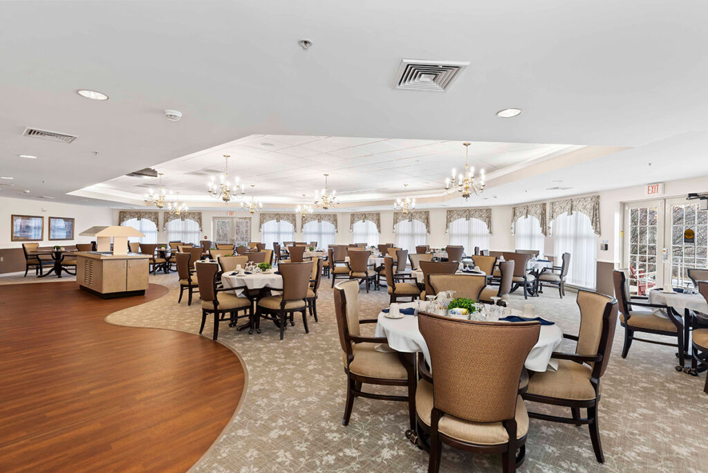 community dining room at Kindred Place at Harrisburg senior apartments
